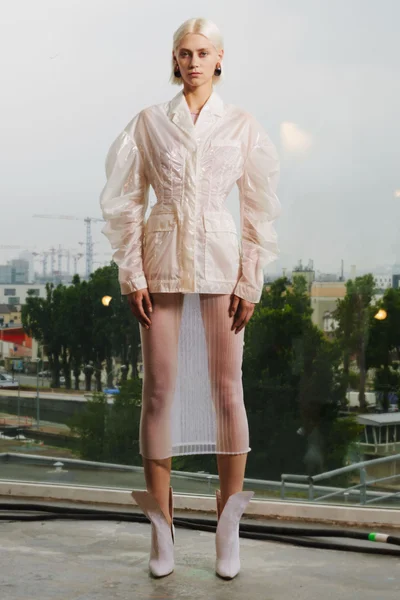 Look 3